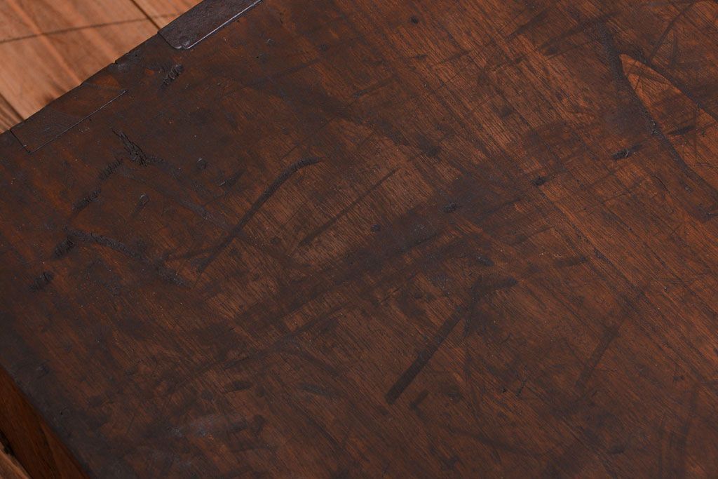 アンティーク家具　古民具・骨董　古い木製のアンティーク衣装箪笥(引き出しローボード)