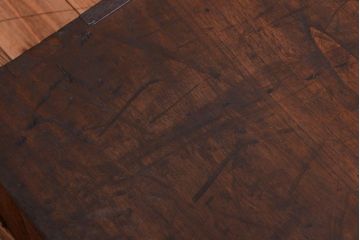 アンティーク家具　古民具・骨董　古い木製のアンティーク衣装箪笥(引き出しローボード)