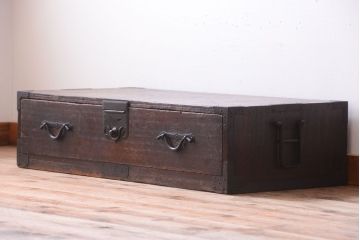 アンティーク家具　古民具・骨董　古い木製のアンティーク衣装箪笥(引き出しローボード)