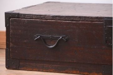 アンティーク家具　古民具・骨董　古い木製のアンティーク衣装箪笥(引き出しローボード)