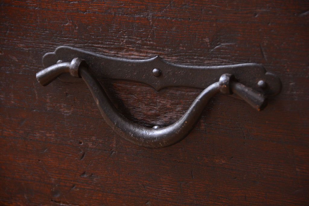 アンティーク家具　古民具・骨董　古い木製のアンティーク衣装箪笥(引き出しローボード)