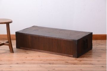 アンティーク家具　古民具・骨董　古い木製のアンティーク衣装箪笥(引き出しローボード)