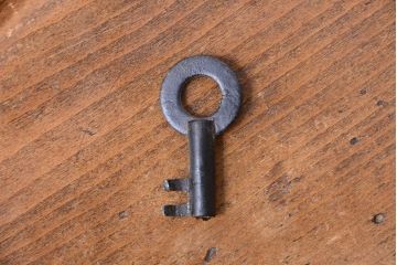 アンティーク家具　古民具・骨董　古い木製のアンティーク衣装箪笥(引き出しローボード)