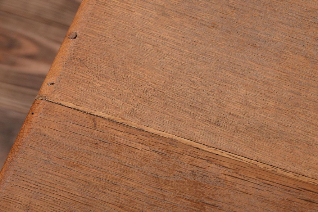 レトロ家具　昭和レトロ　ネームプレート取っ手付き!ナラ材の8杯小引き出し