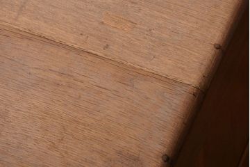 レトロ家具　昭和レトロ　ネームプレート取っ手付き!ナラ材の8杯小引き出し