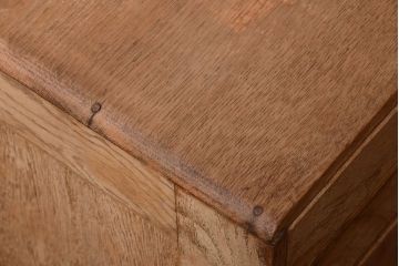 レトロ家具　昭和レトロ　ネームプレート取っ手付き!ナラ材の8杯小引き出し(2)