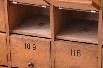 レトロ家具　昭和レトロ　大きなパタパタ収納棚(下駄箱・マス目棚・ロッカー)(2)