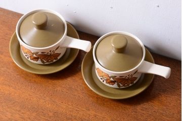 イギリスビンテージ　Palissy(パリシー)　kismet(キスメット)シリーズ　キャセロール2つセット(3)(洋食器)