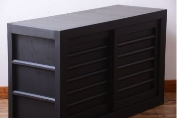 アンティーク家具　アンティーク　四尺　和モダン　艶消しブラック塗装!横桟引き戸の水屋箪笥ローボード(テレビボード)