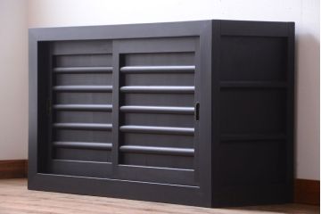 アンティーク家具　アンティーク　四尺　和モダン　艶消しブラック塗装!横桟引き戸の水屋箪笥ローボード(テレビボード)