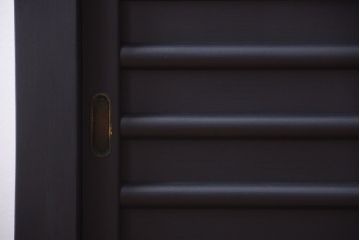 アンティーク家具　アンティーク　四尺　和モダン　艶消しブラック塗装!横桟引き戸の水屋箪笥ローボード(テレビボード)