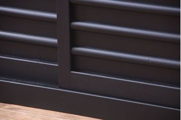 アンティーク家具　アンティーク　四尺　和モダン　艶消しブラック塗装!横桟引き戸の水屋箪笥ローボード(テレビボード)