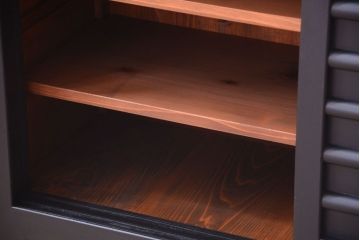 アンティーク家具　アンティーク　四尺　和モダン　艶消しブラック塗装!横桟引き戸の水屋箪笥ローボード(テレビボード)