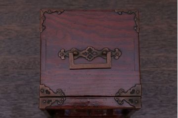 アンティーク家具　古民具・骨董　総欅材!漆塗りと銅金具が美しい高級アンティーク野弁当箱(遊山箱)