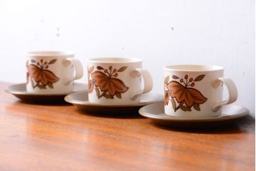 イギリスビンテージ　Palissy(パリシー)　kismet(キスメット)シリーズ　カップ&ソーサー3客セット(洋食器)