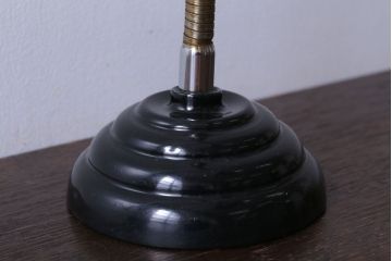 昭和レトロ　アルミシェードの卓上スタンドランプ