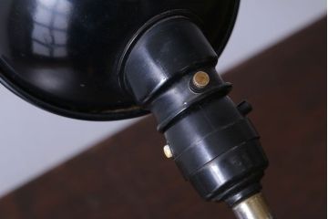 昭和レトロ　アルミシェードの卓上スタンドランプ