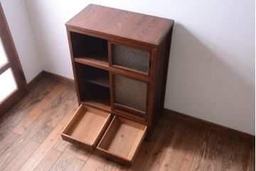 アンティーク家具　和製アンティーク　ダイヤガラス!埋木入りの上品な古い収納戸棚