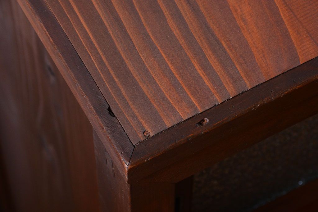 アンティーク家具　和製アンティーク　ダイヤガラス!埋木入りの上品な古い収納戸棚