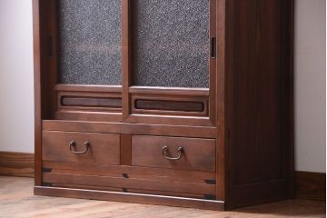 アンティーク家具　和製アンティーク　ダイヤガラス!埋木入りの上品な古い収納戸棚