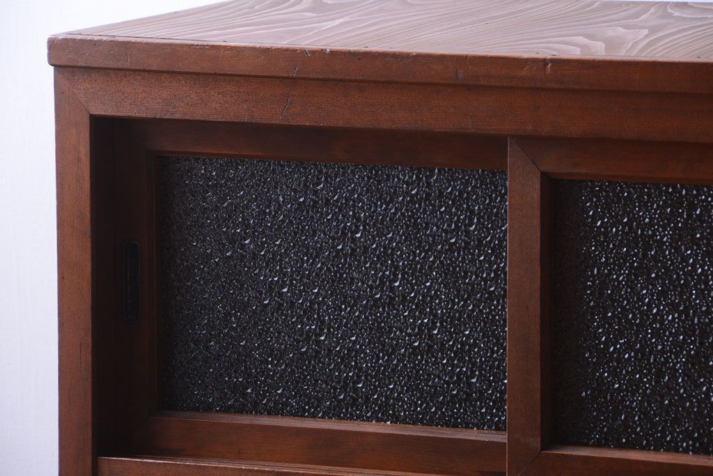 アンティーク家具　和製アンティーク　ダイヤガラス!埋木入りの上品な古い収納戸棚