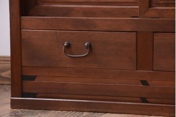 アンティーク家具　和製アンティーク　ダイヤガラス!埋木入りの上品な古い収納戸棚