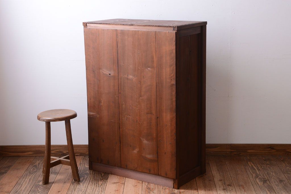 アンティーク家具　和製アンティーク　ダイヤガラス!埋木入りの上品な古い収納戸棚