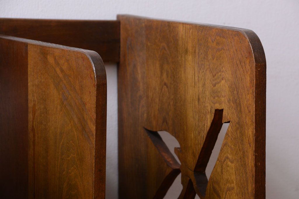 レトロ家具　昭和レトロ　透かし彫り!ネームプレート付きの本立て付き小引き出し