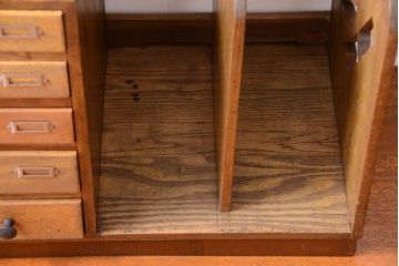 レトロ家具　昭和レトロ　透かし彫り!ネームプレート付きの本立て付き小引き出し