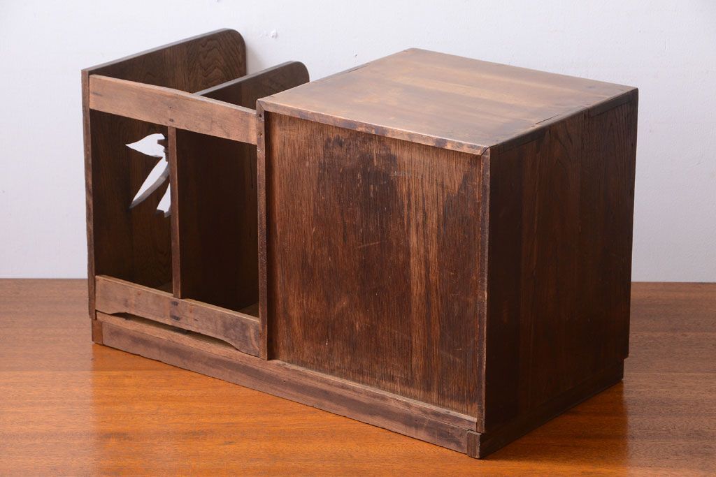 レトロ家具　昭和レトロ　透かし彫り!ネームプレート付きの本立て付き小引き出し