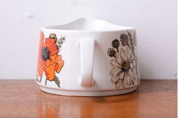 アンティーク雑貨　イギリスビンテージ　J&G　MEAKIN(ミーキン) POPPY(ポピー)シリーズ　ジャグ・ソルト&ペッパー・小皿4点セット(洋食器)