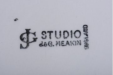 アンティーク雑貨　イギリスビンテージ　J&G　MEAKIN(ミーキン) POPPY(ポピー)シリーズ　ジャグ・ソルト&ペッパー・小皿4点セット(洋食器)