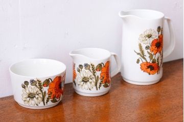 イギリスビンテージ　J&G　MEAKIN(ミーキン) POPPY(ポピー)シリーズ シュガー・大小ジャグ3点セット(洋食器)