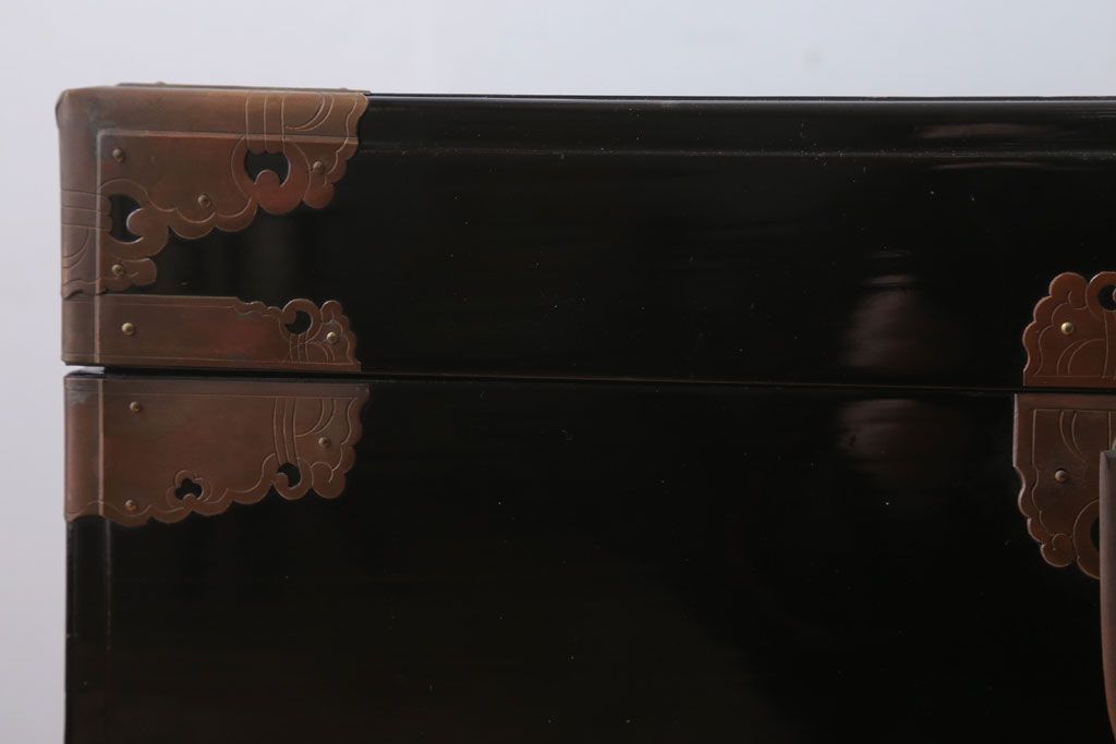 アンティーク雑貨　古民具・骨董　高級品!銅金具が上品なアンティーク挟み箱(時代箱・収納箱)