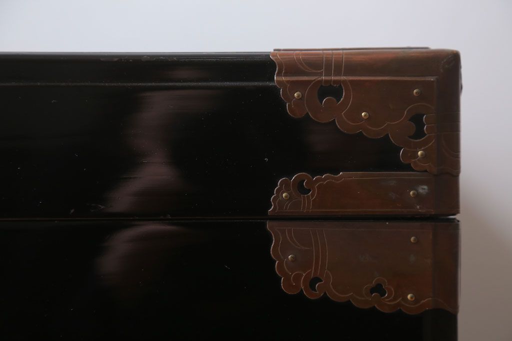 アンティーク雑貨　古民具・骨董　高級品!銅金具が上品なアンティーク挟み箱(時代箱・収納箱)