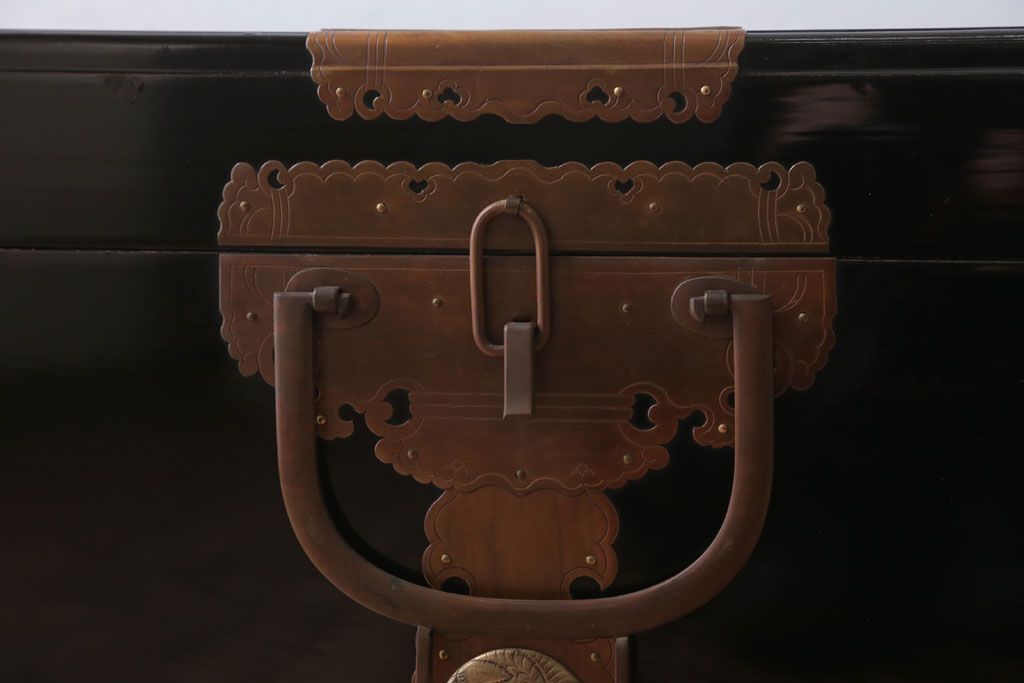 アンティーク雑貨　古民具・骨董　高級品!銅金具が上品なアンティーク挟み箱(時代箱・収納箱)