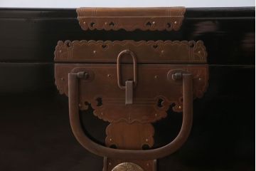 アンティーク雑貨　古民具・骨董　高級品!銅金具が上品なアンティーク挟み箱(時代箱・収納箱)