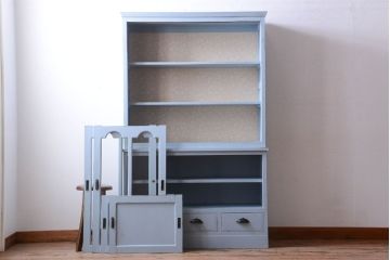 アンティーク家具　アンティークペイント　内部壁紙仕上げ!おしゃれなカップボード(食器棚)