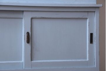 アンティーク家具　アンティークペイント　内部壁紙仕上げ!おしゃれなカップボード(食器棚)