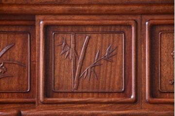 中古　唐木・花梨材　豪華な飾り棚(カリン材)