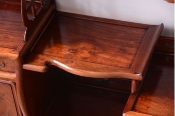 中古　唐木・花梨材　豪華な飾り棚(カリン材)
