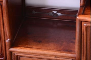 中古　唐木・花梨材　豪華な飾り棚(カリン材)