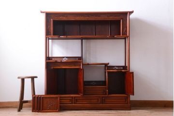 中古　唐木・花梨材　豪華な飾り棚(カリン材)