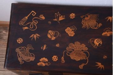 中古　民芸家具　宝尽くし・松竹梅の図　小箪笥(引き出し)