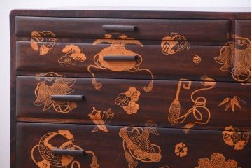 中古　民芸家具　宝尽くし・松竹梅の図　小箪笥(引き出し)