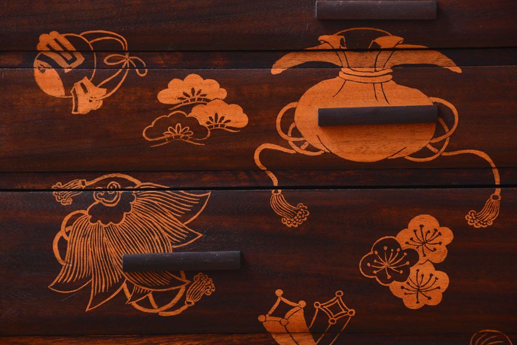 中古　民芸家具　宝尽くし・松竹梅の図　小箪笥(引き出し)