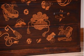 中古　民芸家具　宝尽くし・松竹梅の図　小箪笥(引き出し)