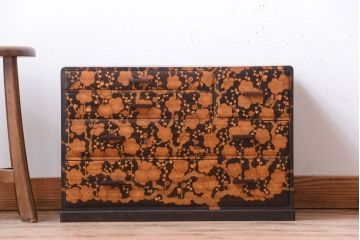 中古　民芸家具　梅の図　小箪笥(引き出し)