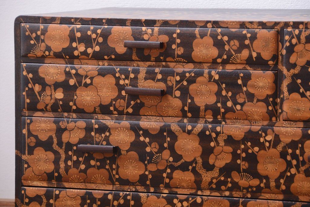 中古　民芸家具　梅の図　小箪笥(引き出し)