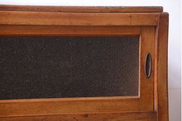 レトロ家具　昭和レトロ　古い木の小ぶりなキッチンキャビネット(食器棚)